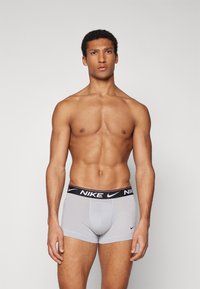 Nike Underwear TRUNK 3 PACK - Uske bokserice - wolf grey/dark team red/deep royal blue