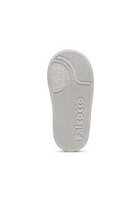 Semelle de chaussure en caoutchouc gris clair avec motif en chevrons, comportant la marque "Falcotto" et la taille "19" en relief.