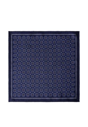 Marineblauw rechthoekig stof met een herhalend patroon van lichtblauwe en witte zeshoekige vormen, omlijst door een gestippelde rand.