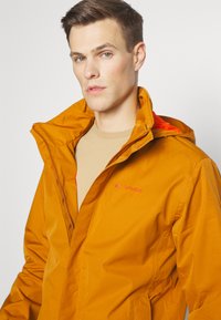 Vaude ESCAPE  - Vandeniui atspari striukė - silt brown