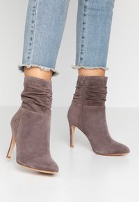 Anna Field Botines - brown