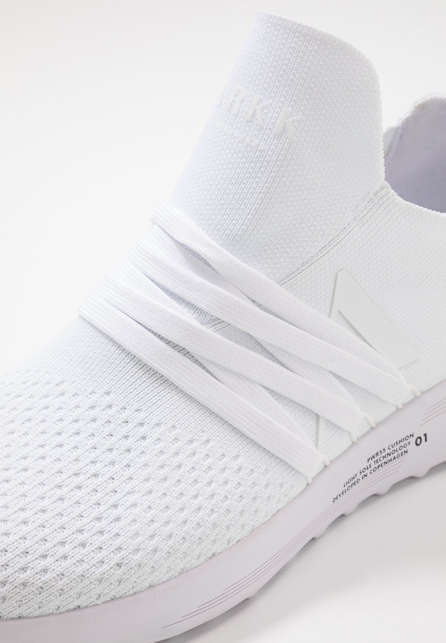 ARKK Copenhagen RAVEN FG 2.0 PWR55 Joggesko triple white ARKK Copenhagen RAVEN S E15 Joggesko whitehvit Zalando.no