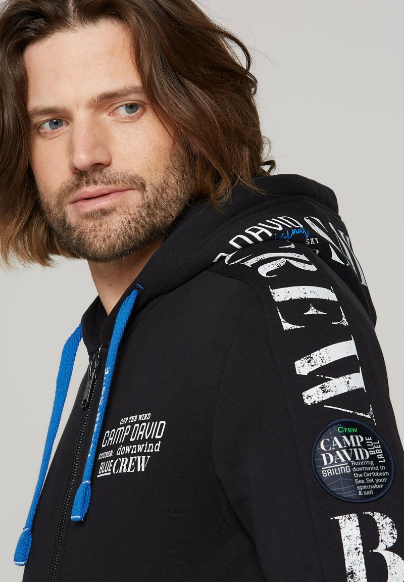 Felpa con cappuccio con logo Camp David da uomo: stampa nera, aquila e