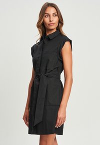 WILLA KOBE  - Haljina-majica - black