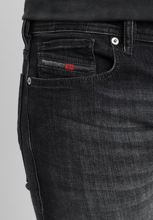 Vaqueros rectos - black denim