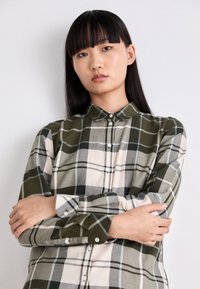 Barbour BREDON SHIRT - Blusa com botões - ancient loden tartan