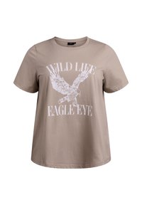 Beige Baumwoll-T-Shirt mit kurzen Ärmeln und Rundhalsausschnitt. Der Druck auf der Vorderseite zeigt einen Adler mit dem Text "WILD LIFE EAGLE EYE" in Weiß.