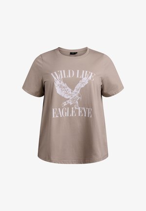 Beige bavlněné tričko s krátkými rukávy a kulatým výstřihem. Přední grafika zobrazuje orla s textem "WILD LIFE EAGLE EYE" na bílém pozadí.