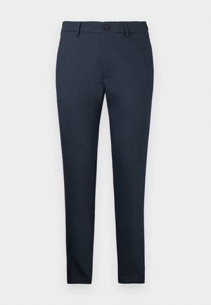 Pantaloni blu scuro, realizzati in un tessuto morbido e strutturato. Vestibilità sartoriale con frontale liscio, chiusura con bottone e passanti per cintura. Nessun motivo visibile.