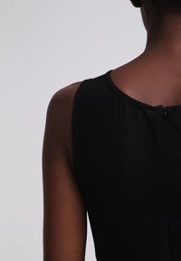 Swing Maxi šaty - black