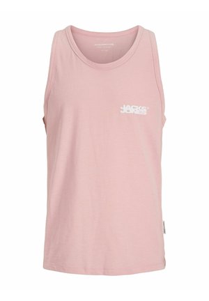 Camiseta sin mangas de algodón de color rosa con un escote redondeado y un logotipo blanco en la parte izquierda del pecho. Textura suave, diseño casual.