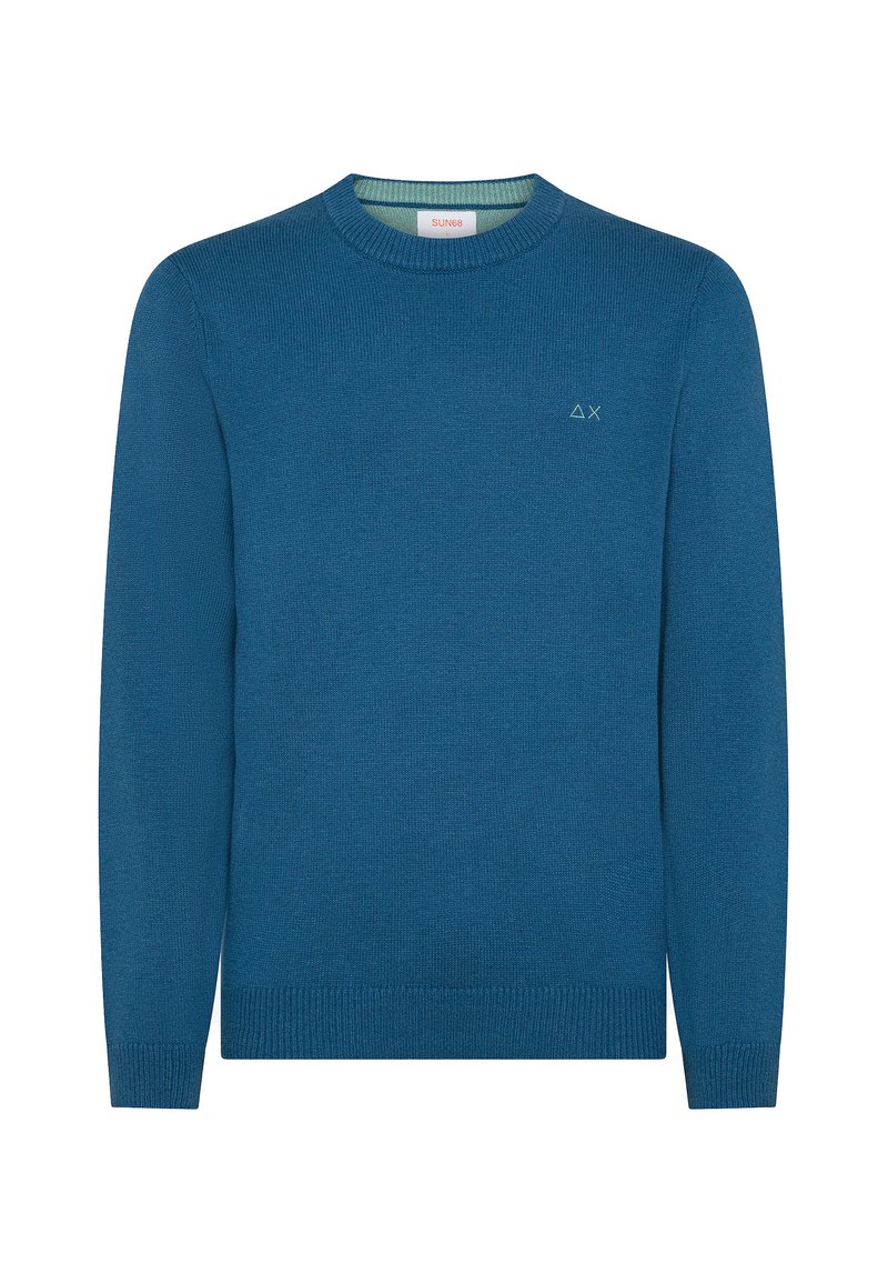 Maglione blu lavorato a maglia con colletto rotondo, polsini e orlo a coste, caratterizzato da un piccolo logo verde chiaro sul petto. Finitura in tessuto testurizzato.