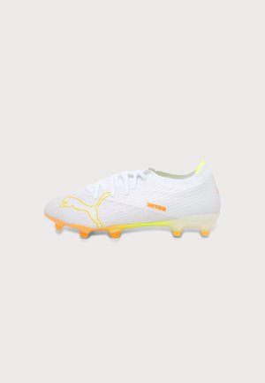 Puma, ULTRA NITRO 7 MATCH WHITE FG UNISEX - Fußballschuhe Kunstrasen - puma white-yellow alert-heat fire