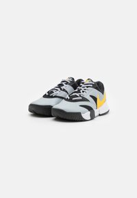 Nike Performance COURT LITE 4 - Teniso bateliai molio dangos kortams - black/laser orange/wolf grey/white