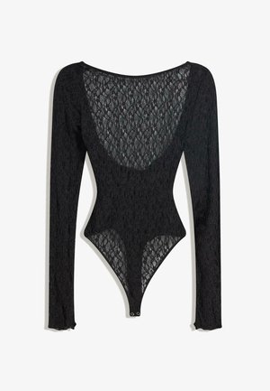 Czarny koronkowy bodysuit z długim rękawem, z dekoltem w serek i misternym kwiatowym wzorem. Zapięcia na napy u dołu.