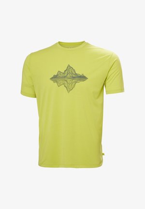 Camiseta de manga corta en un brillante verde lima con un diseño geométrico negro de montañas impreso en la parte frontal. Tejido suave, estilo cuello redondo.