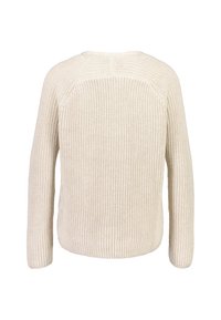 Sweter z dzianiny w jasnym kremowym kolorze, z teksturowanym prążkowaniem, długimi rękawami i zaokrąglonym dekoltem. Tył ma gładkie, czyste wykończenie.