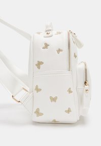 Bata Rucsac - bianco