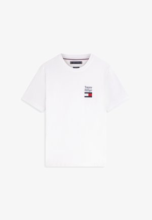 Witte T-shirt met korte mouwen en ronde hals, met klein Tommy Hilfiger-logo en vlag op de linkerborst.