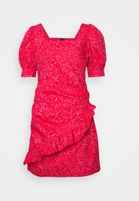 Vestido vermelho floral com mangas bufantes, decote quadrado e bainha lateral com babados. Fabricado em tecido suave com padrão de rosas.