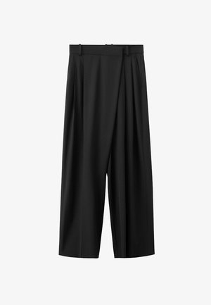 Musta, leveälahkeiset housut korkealla vyötäröllä, edessä laskokset, vyölenkit ja piilotettu etukiristys.