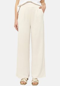Unselected, lt beige