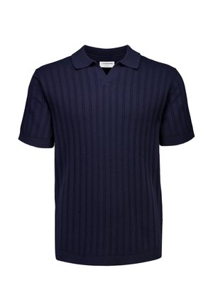 Marineblauw gebreid poloshirt met korte mouwen, verticale geribbelde textuur en een V-hals met een inkeping.