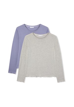 - Bluzka z długim rękawem