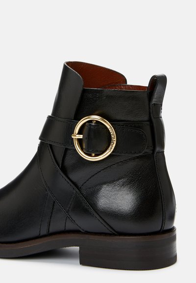 See by Chloé LYNA - Botins - black
