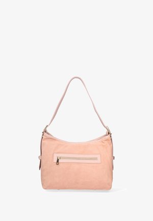 Borsa a tracolla in suede rosa con una sola tracolla, tasca anteriore con zip e superficie liscia. Caratterizzata da hardware in ottone e forma arrotondata.