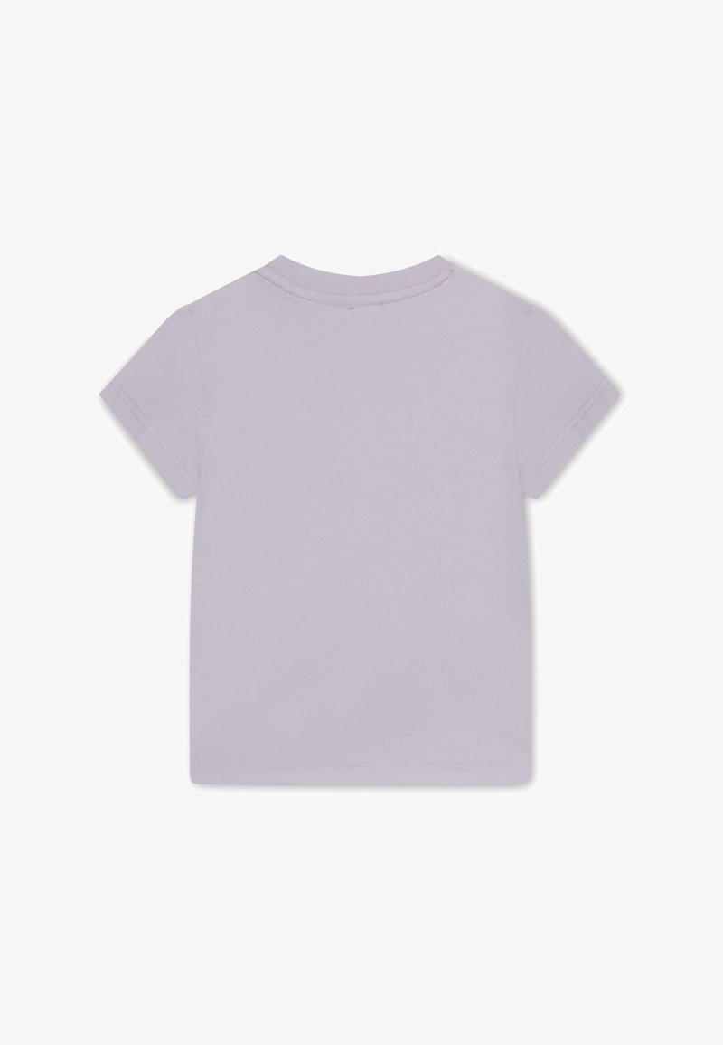 Helllila kurzes T-Shirt mit Rundhalsausschnitt. Glatte Baumwollstruktur mit klassischem Schnitt und ohne sichtbare Muster oder Akzente.