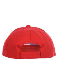 Cappello rosso con una superficie in cotone morbido, dotato di una visiera curva e di una fascia regolabile sul retro, che presenta un design semplice e uniforme.