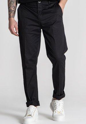 VIP - Chinot - black
