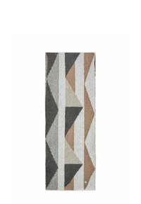 Geometrisch vloerkleed met driehoeken en strepen in grijs, bruin en beige. Geverfd materiaal met een opvallend merketiket in de hoek.