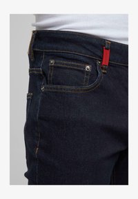 Nem kiválasztott, rawblue