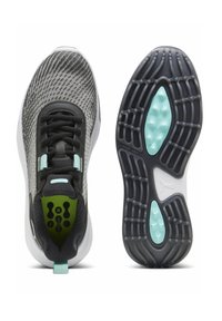 Melni un pelēki sporta apavi ar strukturētu acs augšdaļu, piparmētru zaļi akcenti, gumijas zole ar unikālu saķeres rakstu.