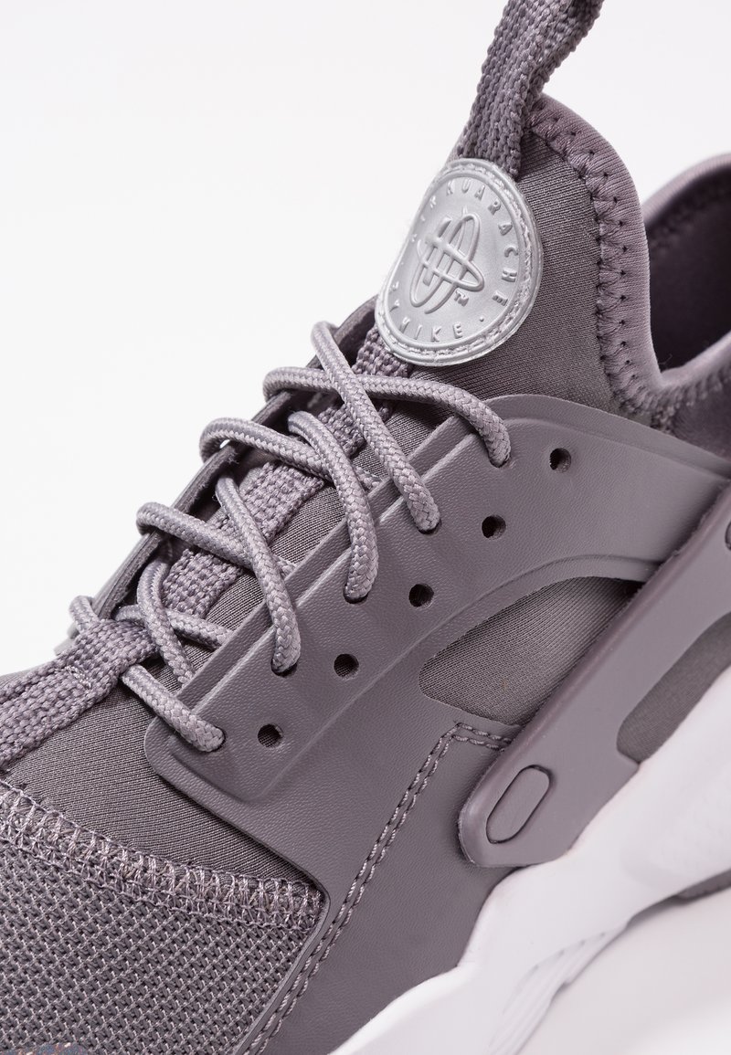 Nike Sportswear Air Huarache Run Ultra Joggesko Gunsmoke Metallic Silver White Gra Zalando No