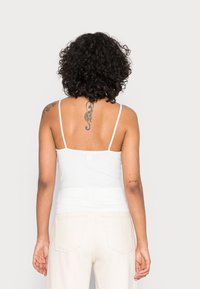 Monki 2 PACK - Top - white light/solid blue