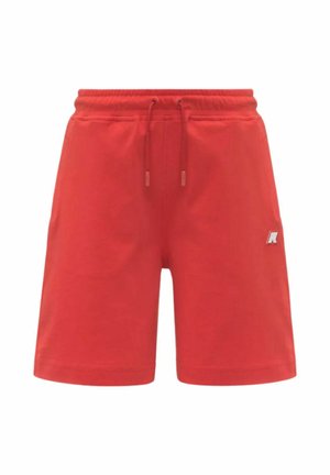 Pantaloncini rossi fino al ginocchio con vita elastica, coulisse, tasche laterali e piccolo logo sulla coscia sinistra.