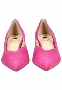 Scarpe rosa in suede con punta affusolata, design a scollatura bassa, superficie liscia e soletta con marchio.