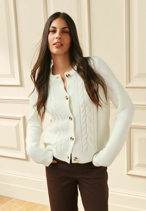 Laura Ashley, REGULAR FIT - CABLE KNIT CARDIGAN - Strickjacke - cream