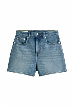 Blaue Jeansshorts mit Frontknopf, Gürtelschlaufen und Fünf-Taschen-Design, vor weißem Hintergrund präsentiert.