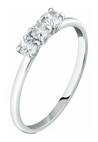 Ehering aus Weißgold mit drei runden, klaren Diamanten, die jeweils in einer sechsklauen Fassung gehalten sind, und einem polierten dünnen Band.