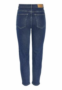 Temno modri kavbojki z naravnim krojem nogavic, dvema zadnjima žepoma in lastnim usnjenim oznako v pasu.