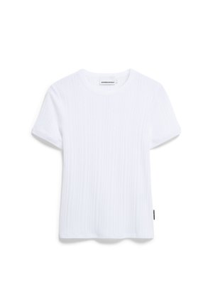 Vit ribbad kortärmad t-shirt med rund halsringning, mjukt material och en liten märkesskylt på den nedre sömmen.