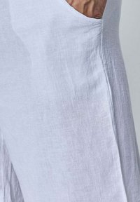 FRILIVIN LÉGER EFFET - Short - blanc