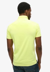 Superdry & Co ESSENTIAL LOGO - Piké - dry fluro yellow