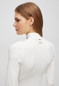 BOSS EMATA - Långärmad tröja - weiss