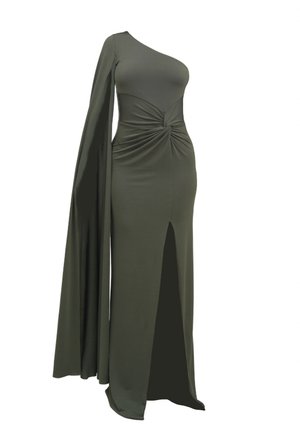 Rochie verde, cu un singur umăr, confecționată dintr-un material neted și elastic. Prezintă un detaliu răsucit la talie și o fante înaltă pe o parte.