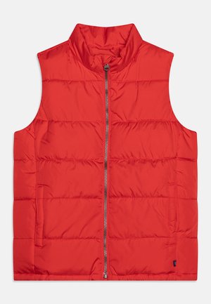 Czerwona pikowana kamizelka bez rękawów z zamkiem błyskawicznym z przodu i dwoma bocznymi kieszeniami, z kołnierzem typu stójka.